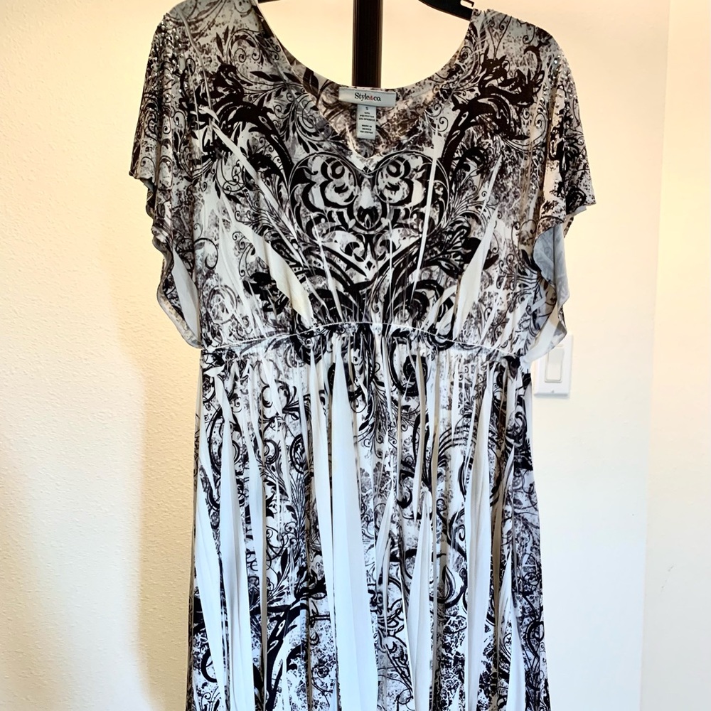 Black and White designer Top
